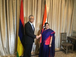 सुषमा स्वराज ने भारत-लाओ पीडीआर संयुक्त आयोग की 9वीं बैठक की सह-अध्यक्ष की |_40.1