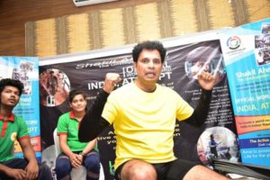 शकील अहमद ने इंडोर रोइंग में विश्व रिकॉर्ड बनाया |_40.1