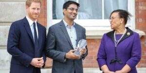 भारतीय इंजीनियर ने ब्रिटेन में नवाचार पुरस्कार जीता |_40.1