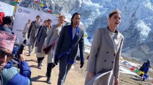 नेपाल ने सबसे अधिक ऊंचाई पर फैशन शो आयोजित कर गिनीज वर्ल्ड रिकॉर्ड में की एंट्री