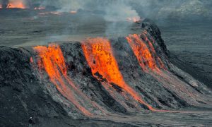 Mount Nyiragongo erupts in the Republic of Congo_4.1