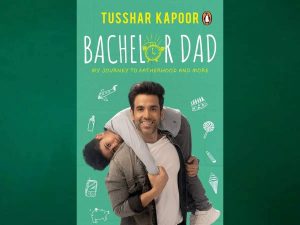 Tusshar Kapoor released his debut book 'Bachelor Dad'_4.1