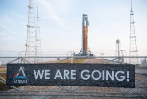 NASA's moon rocket moved to launch pad for 1st test flight_4.1