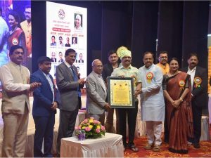 Nilesh Sambare honoured with the 'Maratha Udyog Ratna 2023' award_4.1