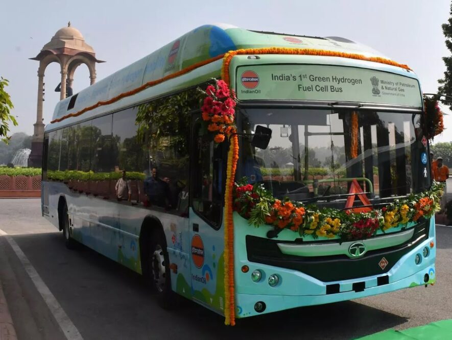 India Gets Its First Green Hydrogen-Run Bus That Emits Just Water