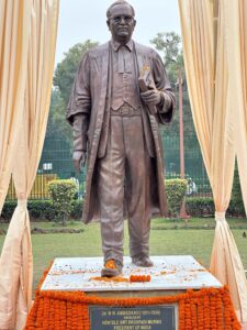 President Droupadi Murmu Unveils Dr. B.R. Ambedkar's Statue At Supreme Court_4.1