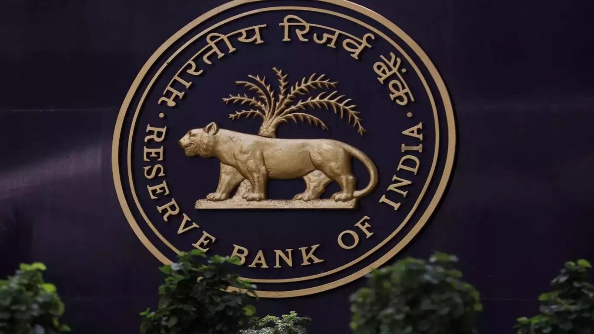 RBI Directs Banks to Ensure Regular Dispensing of ₹100 and ₹200 Notes