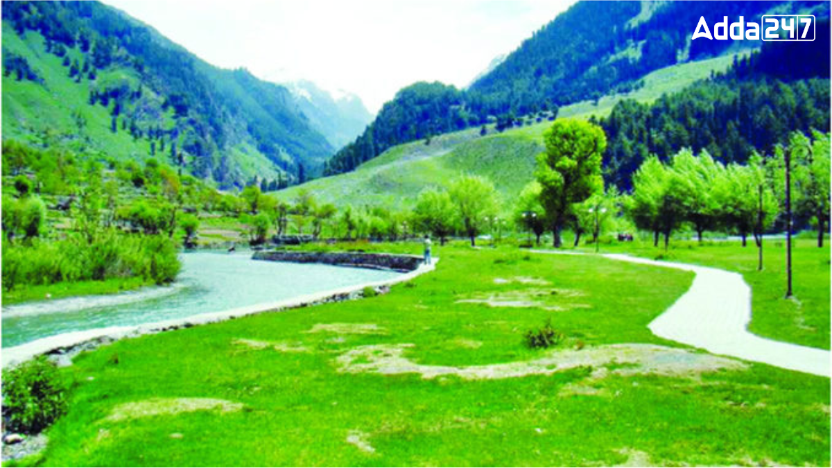 Where is the Pahalgam Hill Station Located?