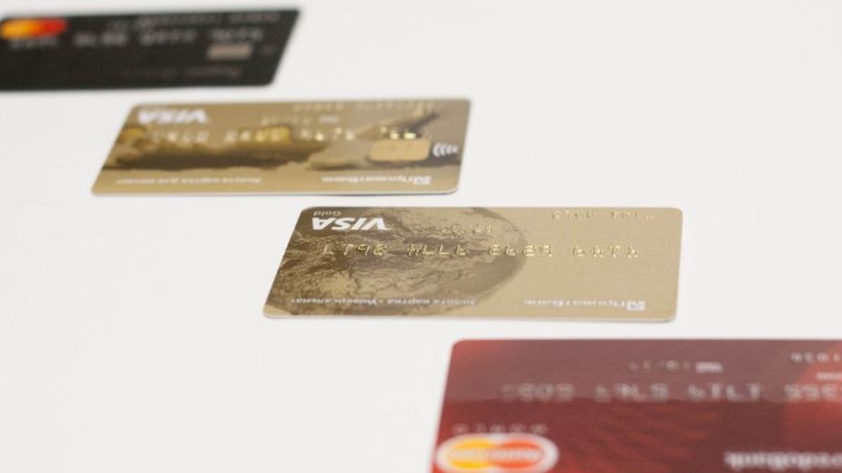 Amex and HSBC Top Credit Card Additions Among Foreign Banks in FY25