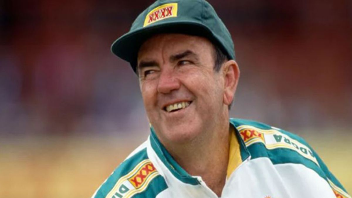 Former Australian Captain and Coach Bob Simpson Passes Away at 89