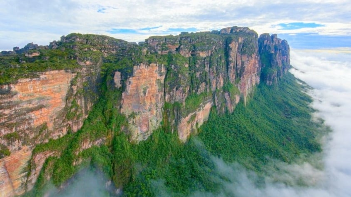 Top-5 Oldest Mountain Ranges in the World