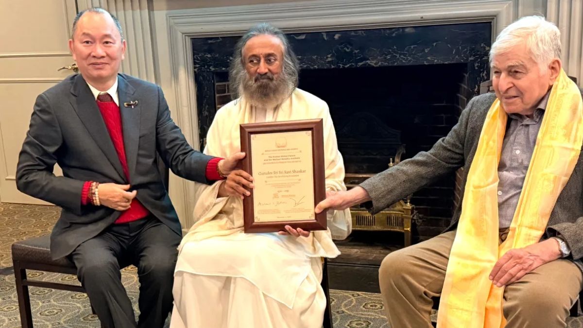 Gurudev Sri Sri Ravi Shankar Awarded World Leader for Peace and Security 2025