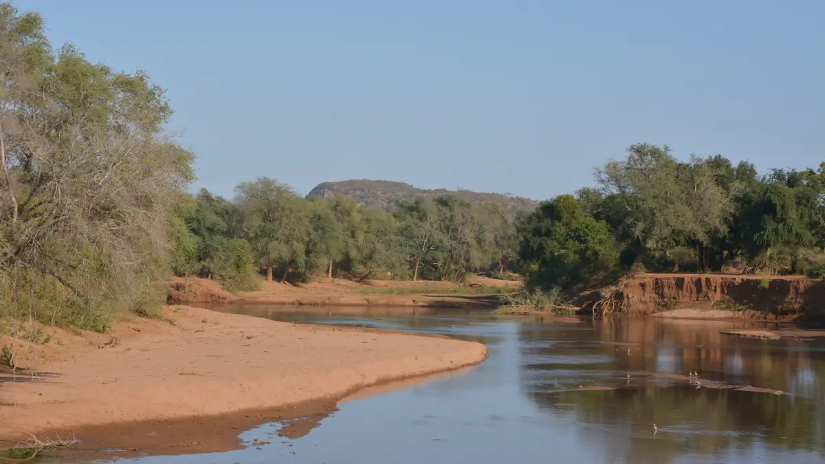 Which is the Only River that Cuts the Tropic of Capricorn Twice?