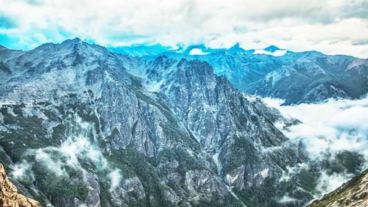 Which Country in the World has the Longest Mountain Range?