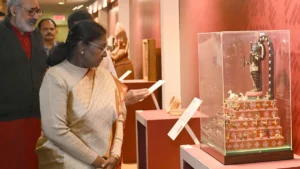 President Droupadi Murmu Presents Shilp Guru and National Handicrafts Awards for 2023 and 2024
