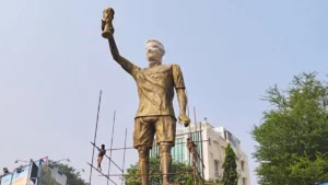 70-Foot Iron Statue of Lionel Messi Unveiled in Kolkata: India Honors the Football Legend