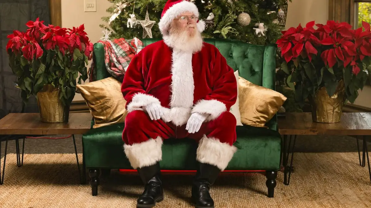 How Old is Santa Claus in 2025? Know About Santa's Age, Height and Weight