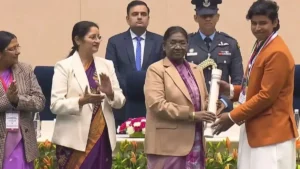 Vaibhav Suryavanshi Receives PM Rashtriya Bal Puraskar from President of India