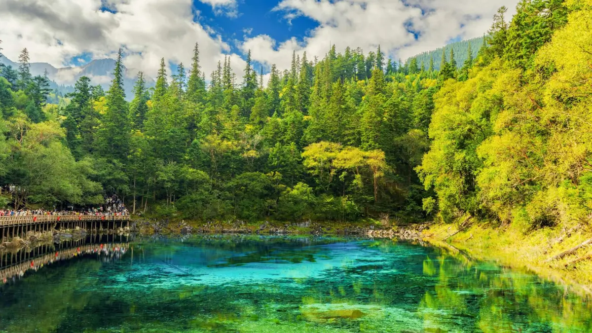 Which Lake is known as the Five Flower Lake?