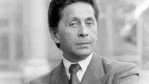 Valentino Garavani Passes Away at 93: End of an Era in Global Fashion