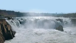 Which Waterfall is known as the Fall of Mist? Where it is Located?
