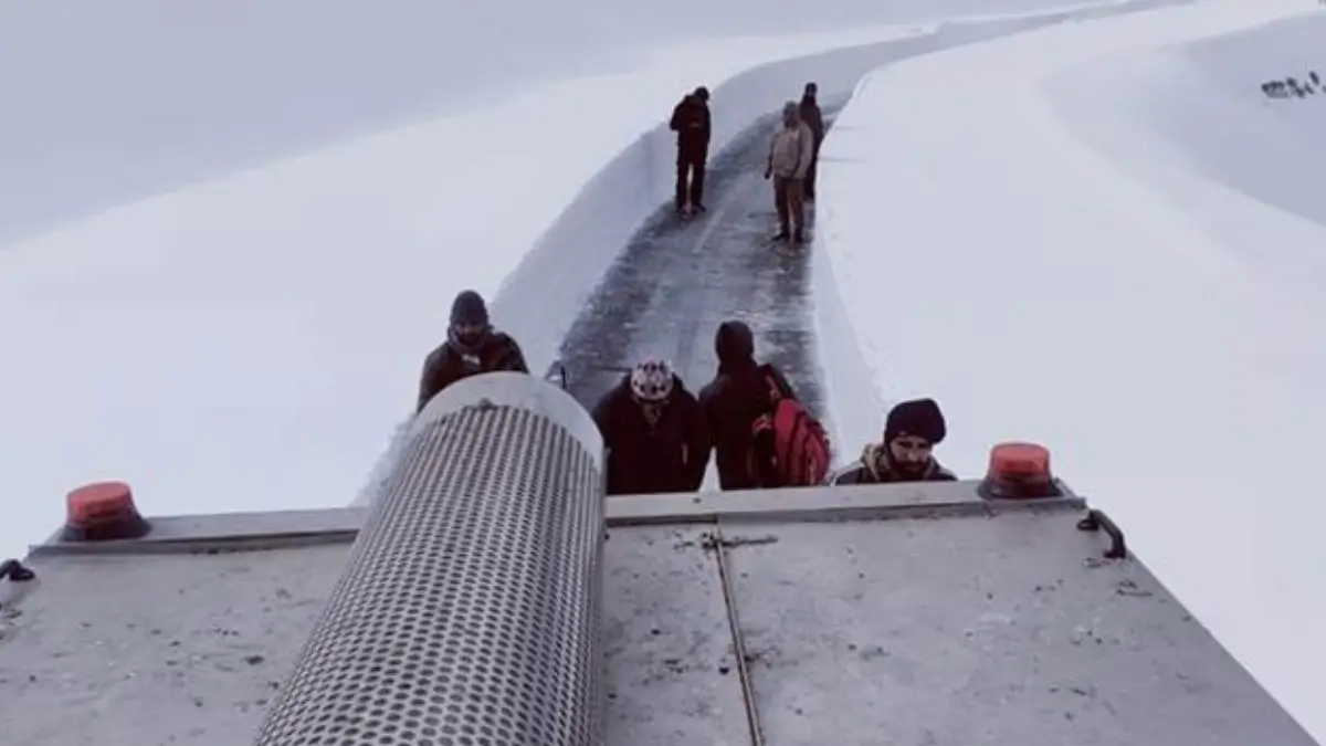 BRO Conducts High-Altitude Rescue and Road Restoration at Chatergala Pass, J&K