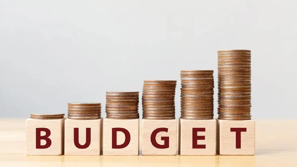 Which Country Presented the First Budget in the World?