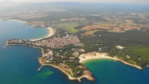 Which is the Largest Peninsula in the World? Check Its Name and Location