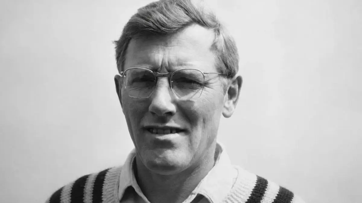 Former England and Warwickshire Captain MJK Smith Dies at 92