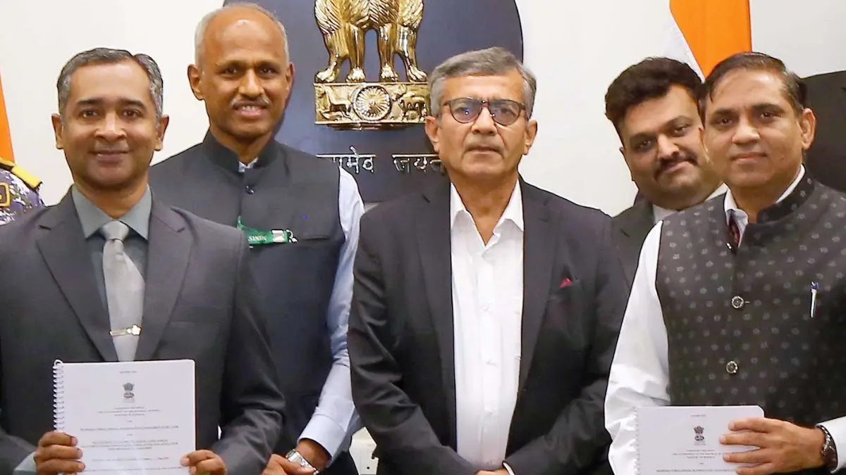 MoD Signs ₹425 Crore Contract for Indigenous Marine Gas Turbine Generators to Strengthen Indian Navy