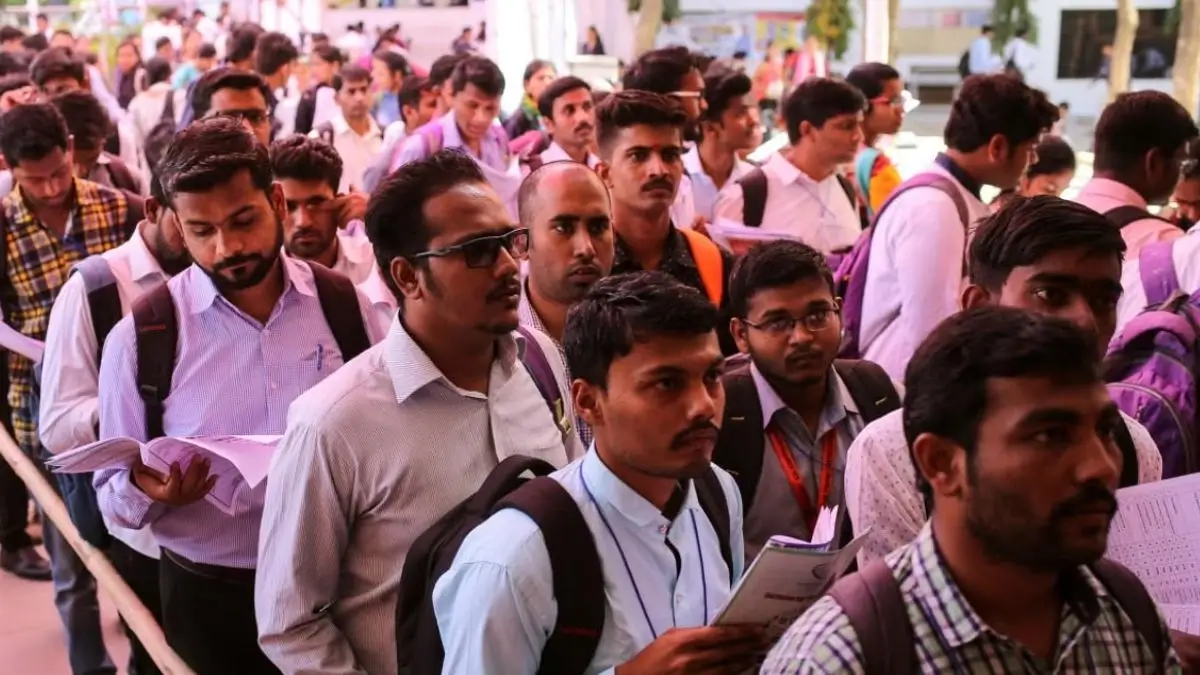 India's Unemployment Rate Falls to 8-Year Low in 2025