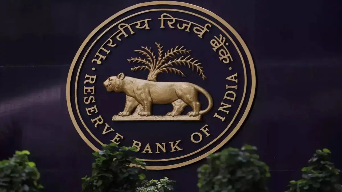 RBI Survey Raises FY27 Growth Forecast to 6.6%