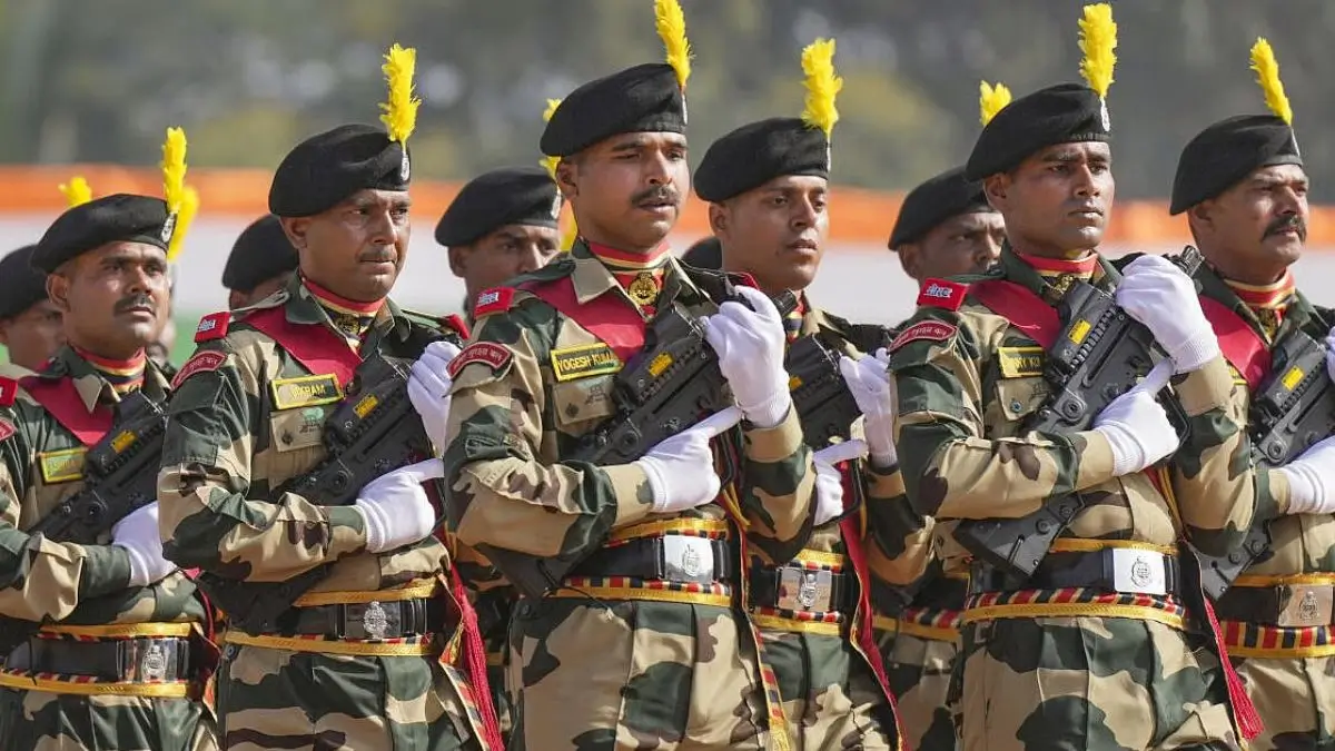 301 Gallantry Medals Awarded to Police, Fire Service Personnel