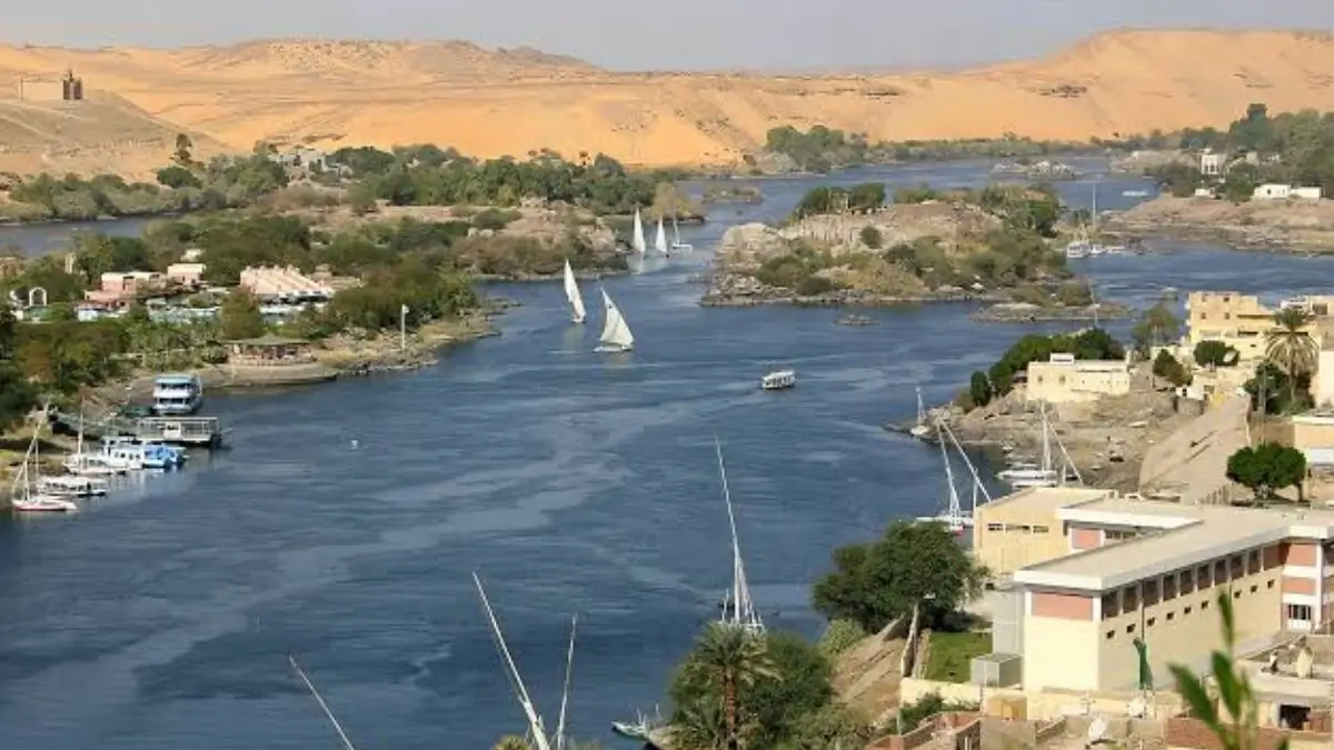 Which River Is Known as the Lifeline of the Sahara Desert?