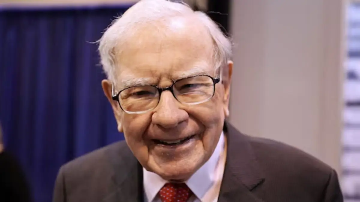 Warren Buffett Steps Down After Decades at Berkshire Hathaway