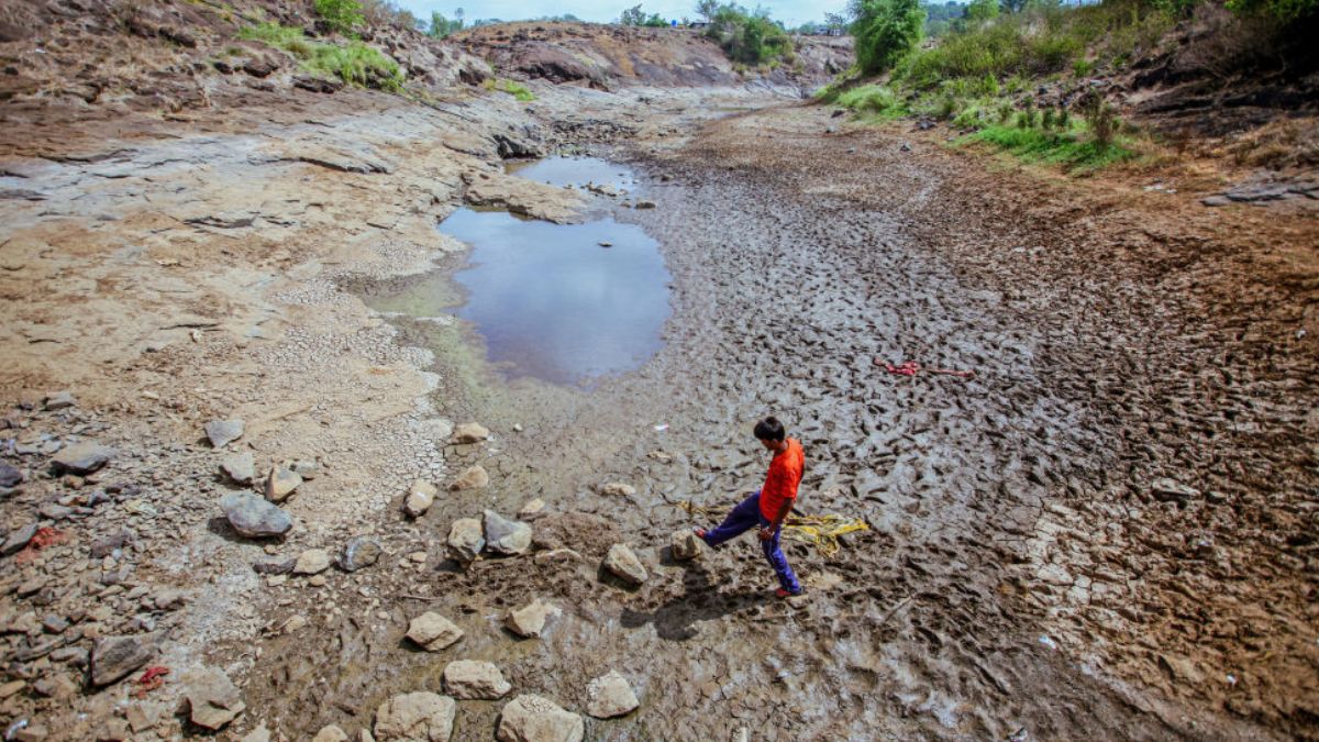 Maharashtra Declares Drought in 265 Talukas, Announces 12-Point Relief Package